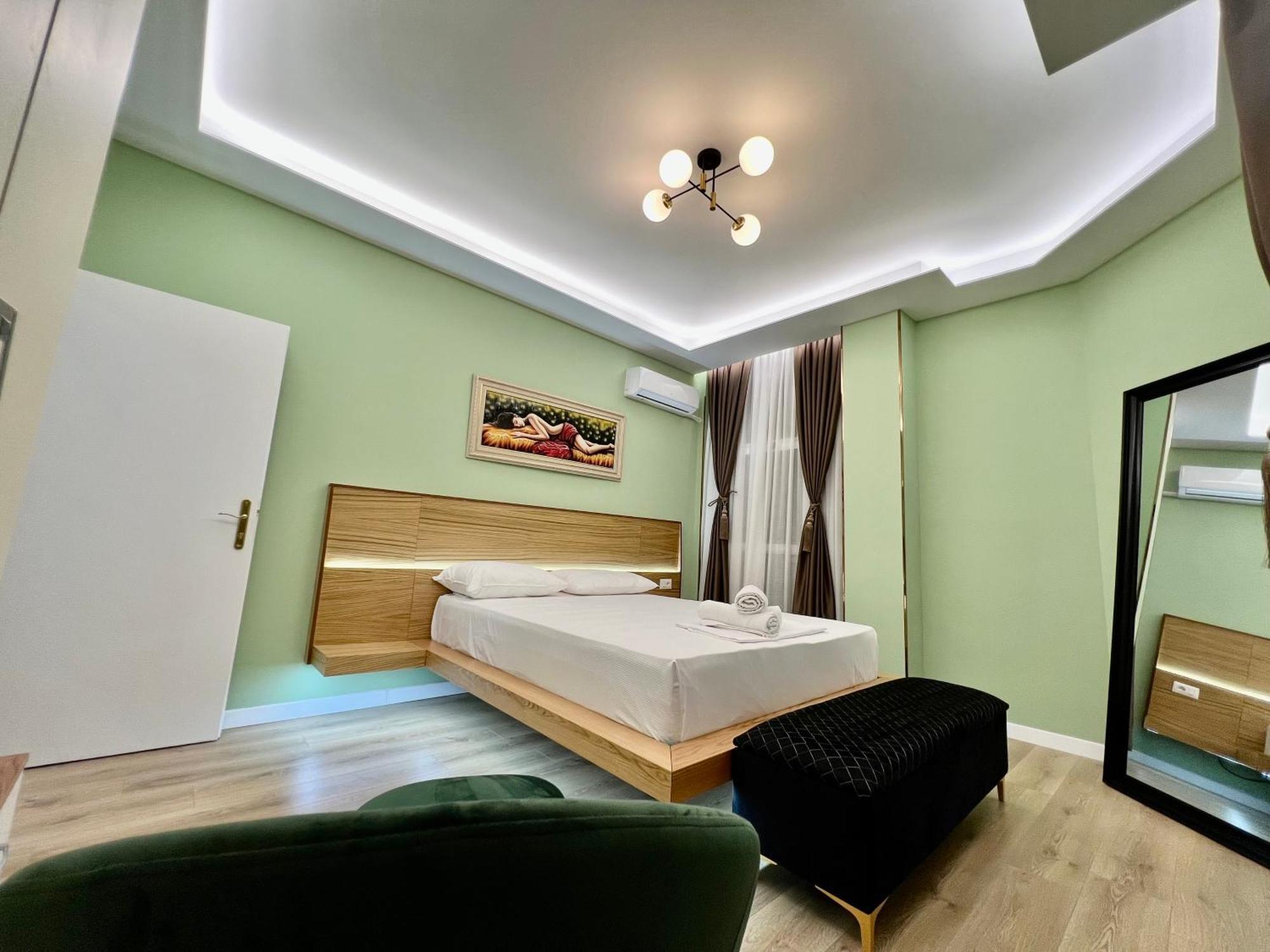 Spiranca Luxury Suites Тирана Екстериор снимка