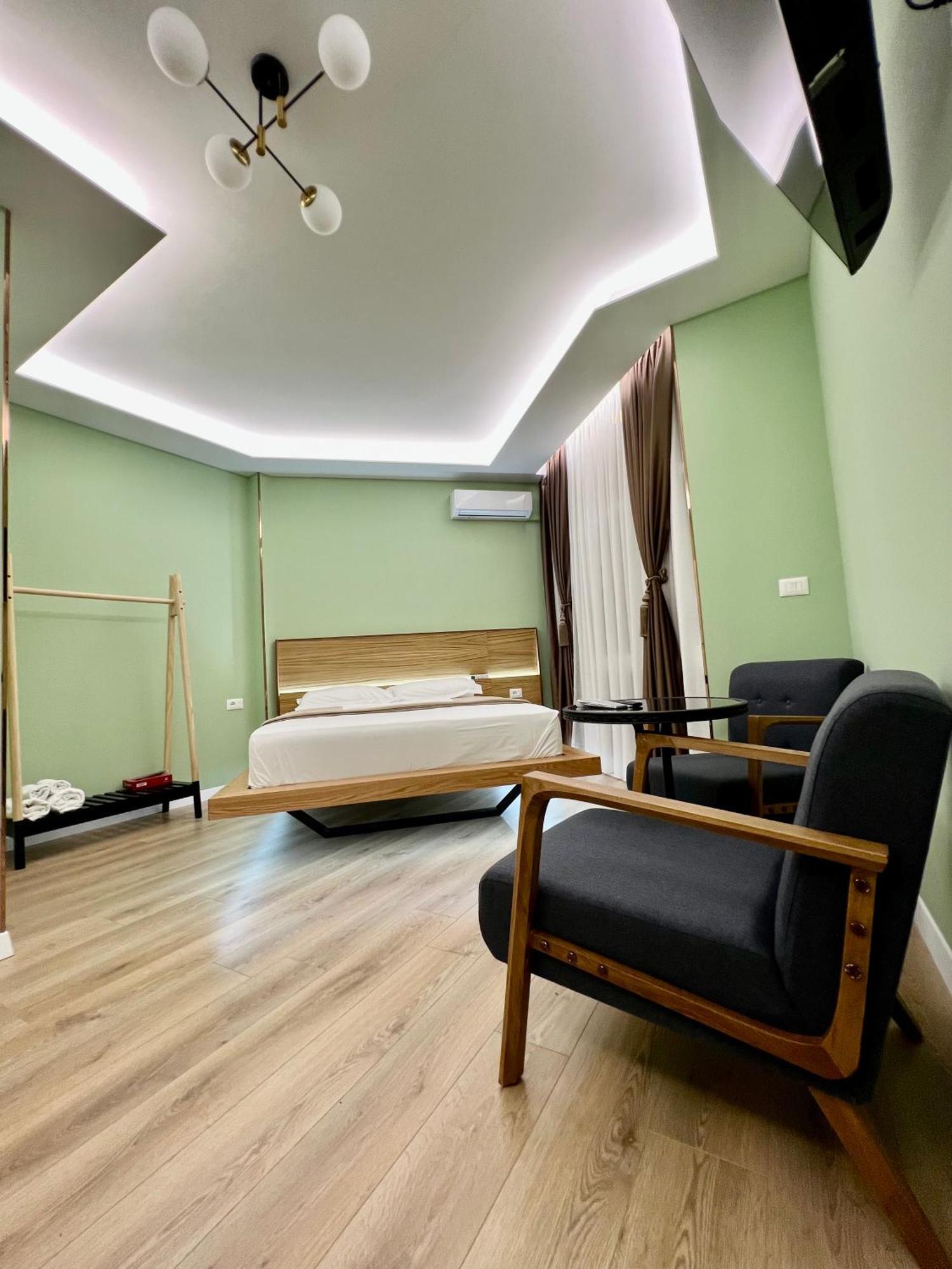Spiranca Luxury Suites Тирана Екстериор снимка