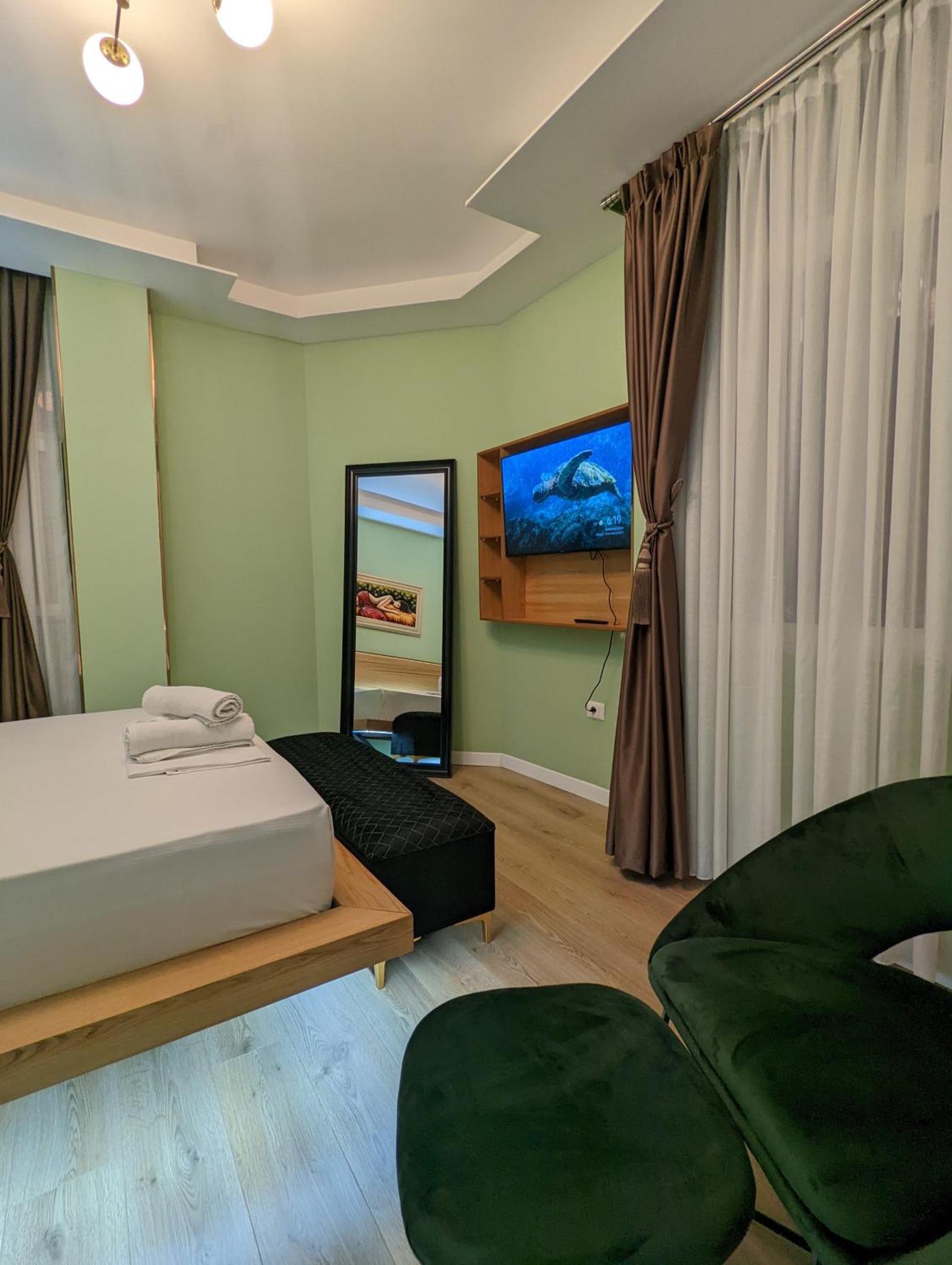 Spiranca Luxury Suites Тирана Екстериор снимка