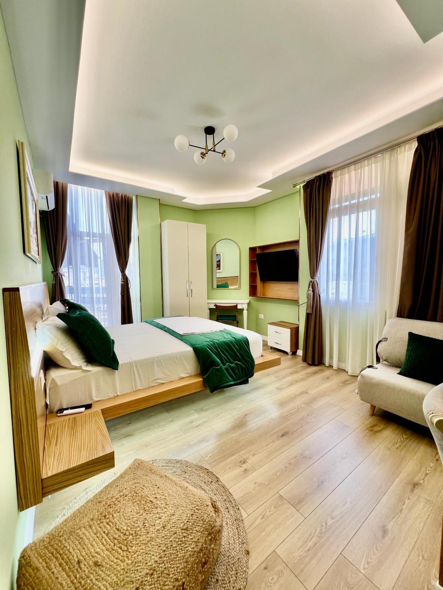 Spiranca Luxury Suites Тирана Екстериор снимка