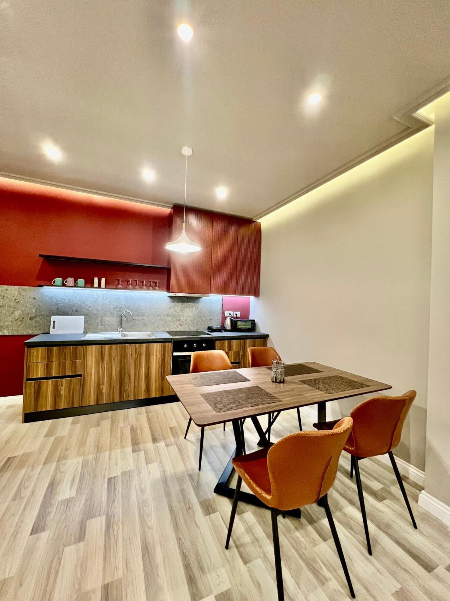 Spiranca Luxury Suites Тирана Екстериор снимка
