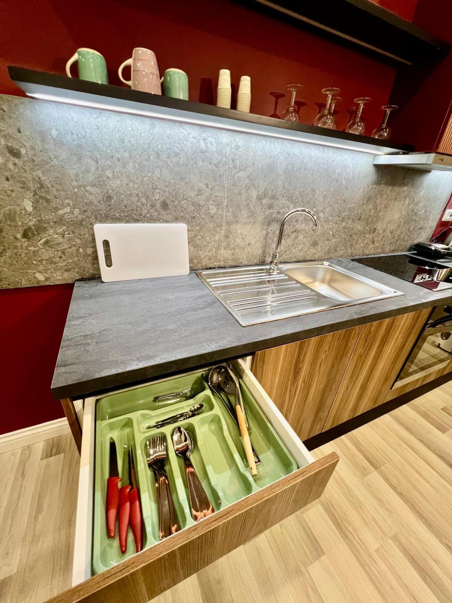 Spiranca Luxury Suites Тирана Екстериор снимка