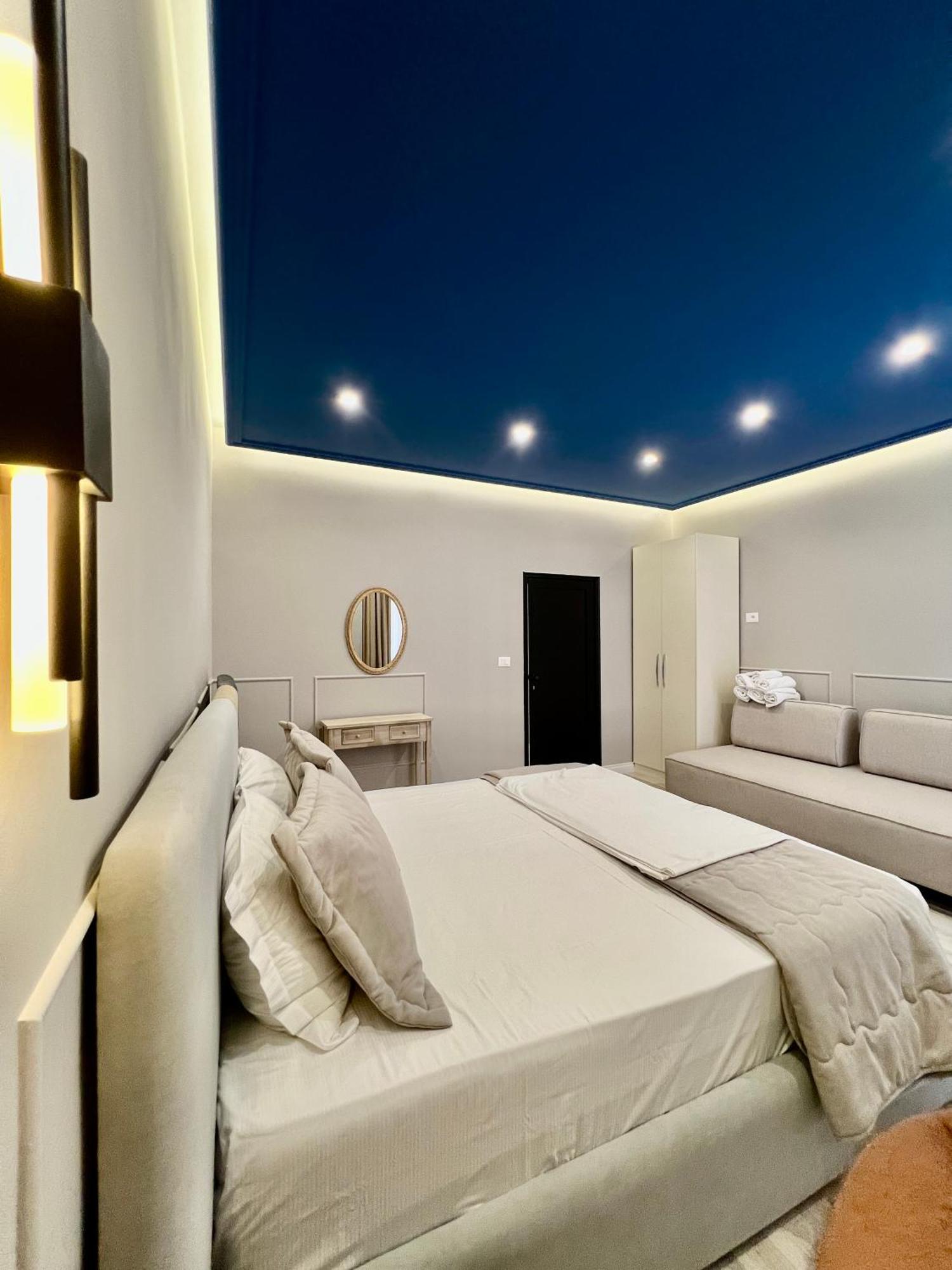 Spiranca Luxury Suites Тирана Стая снимка