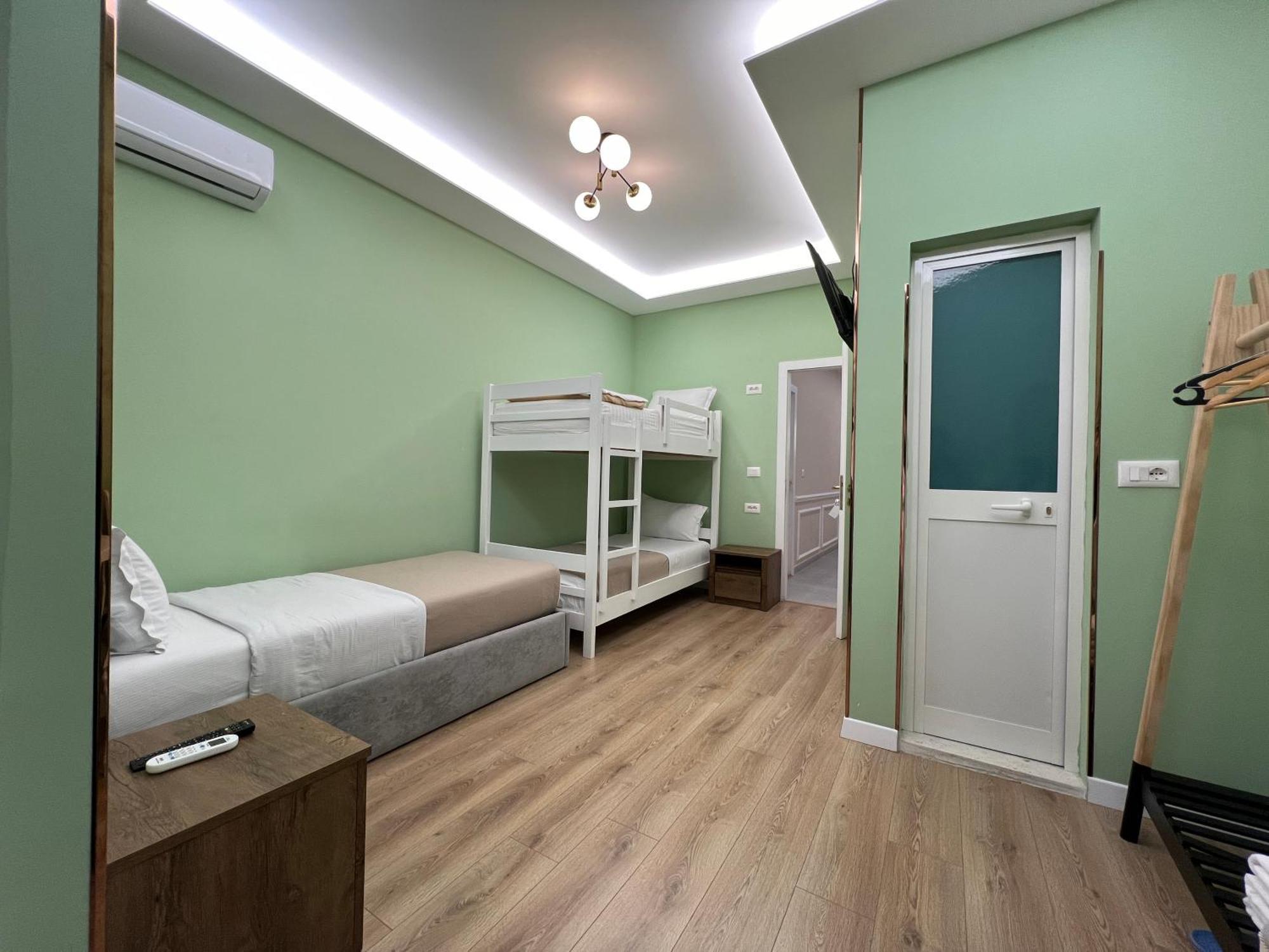 Spiranca Luxury Suites Тирана Екстериор снимка