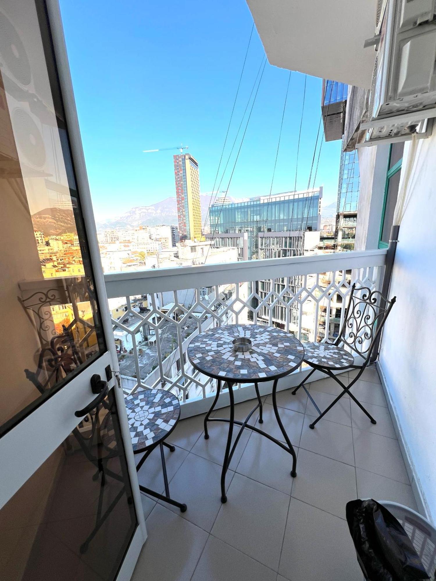 Spiranca Luxury Suites Тирана Екстериор снимка